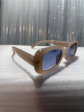 Laundry by Shelli Segal Women’s Retro Rectangle Sunglasses Cream Blue Tint LS314